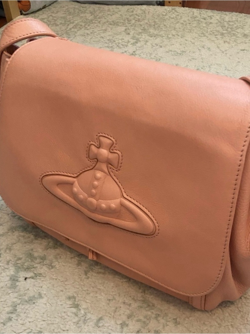 Vivienne Westwood Chelsea Leather Shoulder Bag in Blush Pink